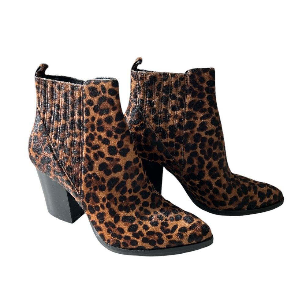 Marc Fisher Women’s Size 7.5M Animal Print Cow‎ Fur Alva Booties